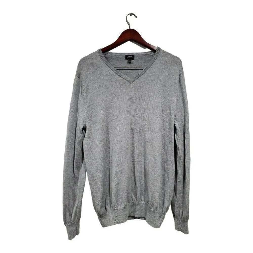 J Crew Men’s 100% Merino Wool V-Neck Gray Sweater Long-Sleeved Knit Size Medium